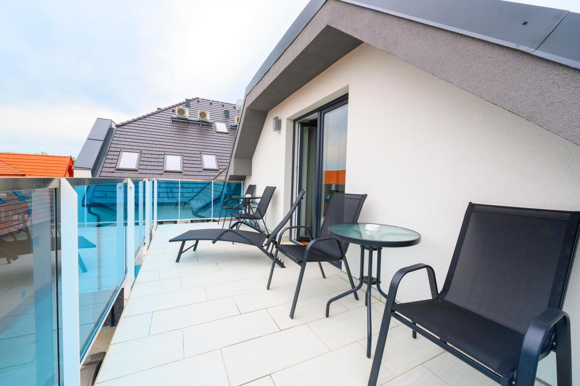 Berill Suites Sárvár Extérieur photo
