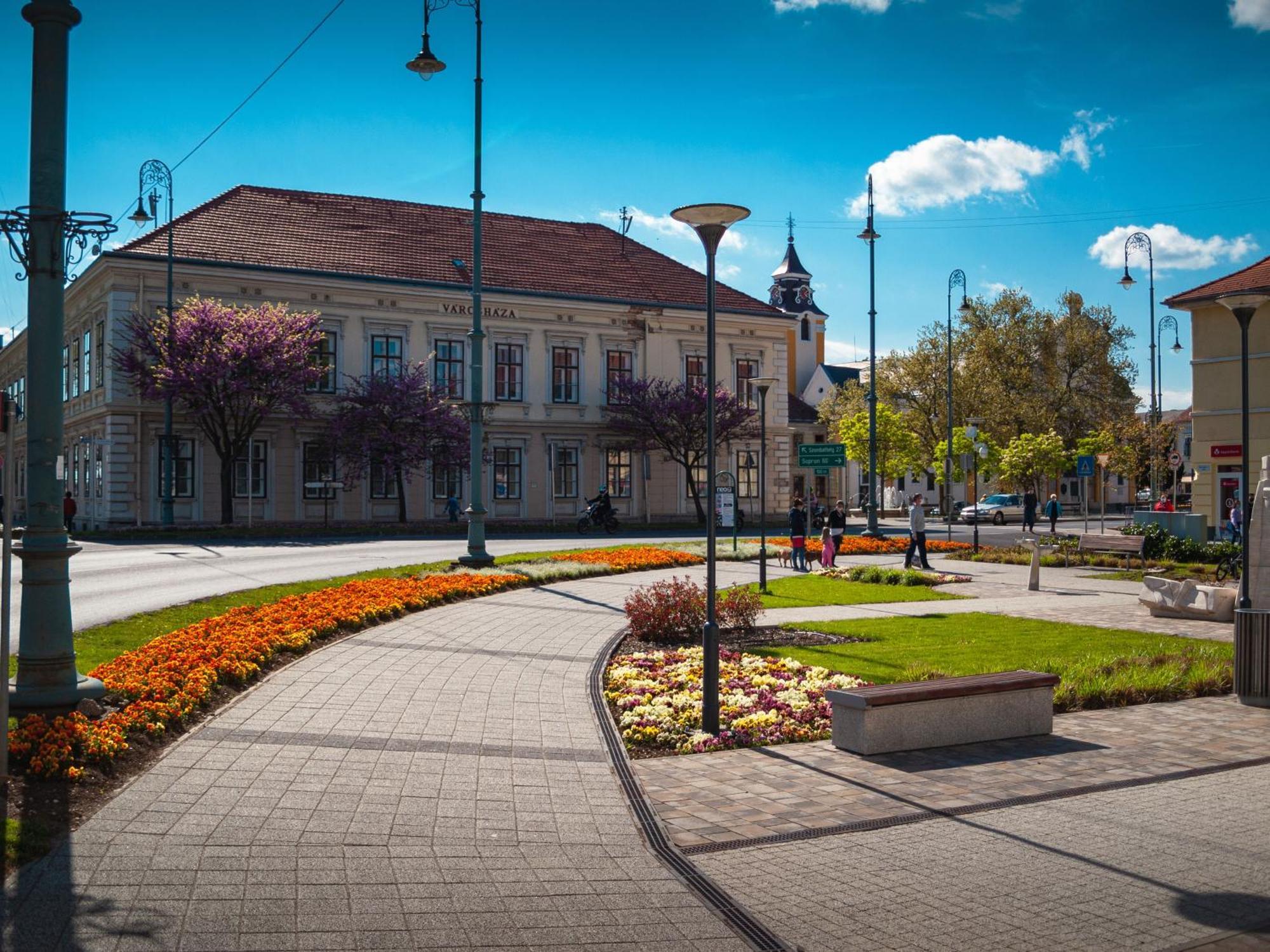 Berill Suites Sárvár Extérieur photo
